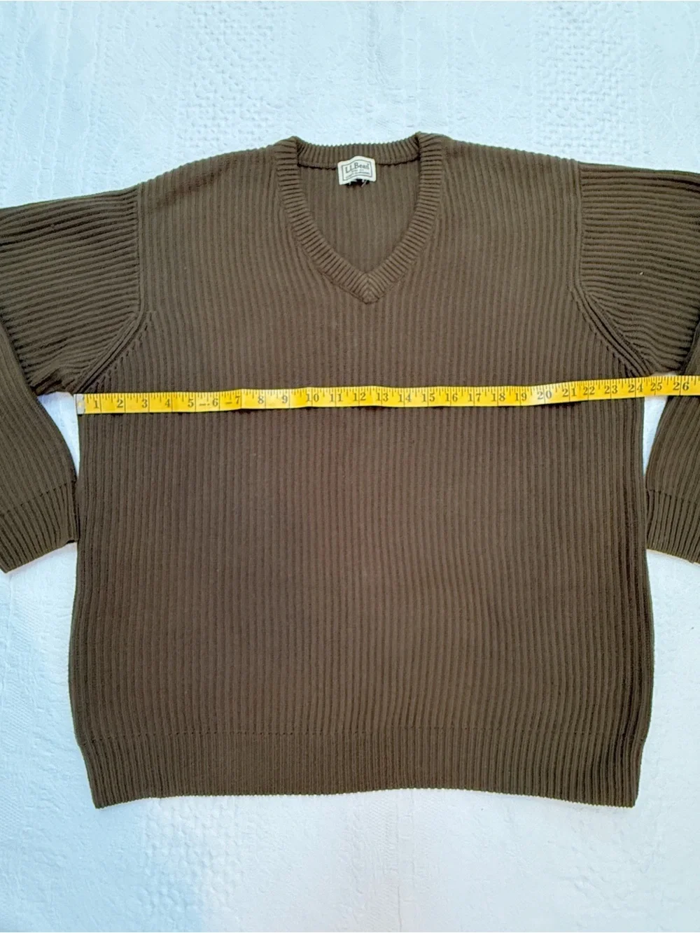L.L.Bean Men’s Large V Neck Sweater Olive Green Ribbed Knit Classic Pullover